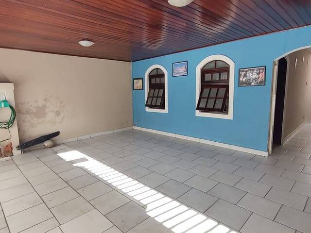 Casa para Venda em São José dos Campos - 4