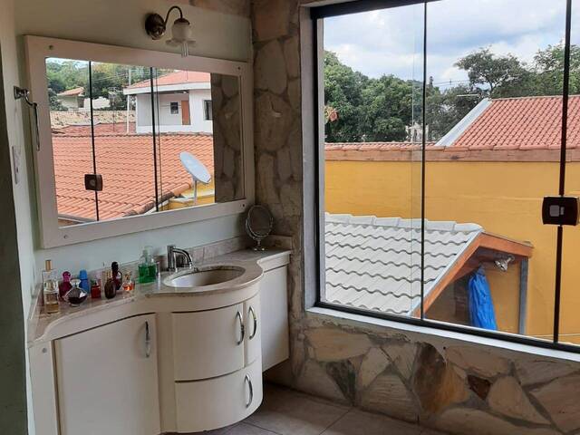 Casa para Venda em São José dos Campos - 4