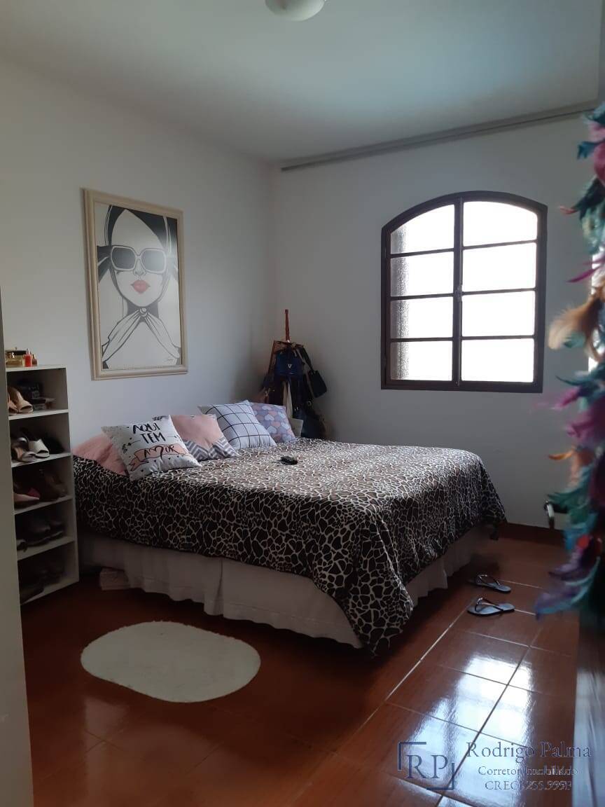 Casa à venda com 4 quartos, 150m² - Foto 13