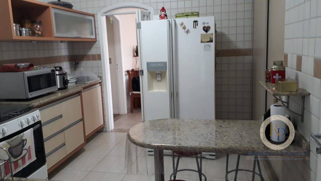 Casa à venda com 3 quartos, 180m² - Foto 4