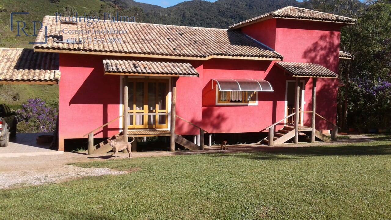 Fazenda à venda com 3 quartos, 210m² - Foto 1