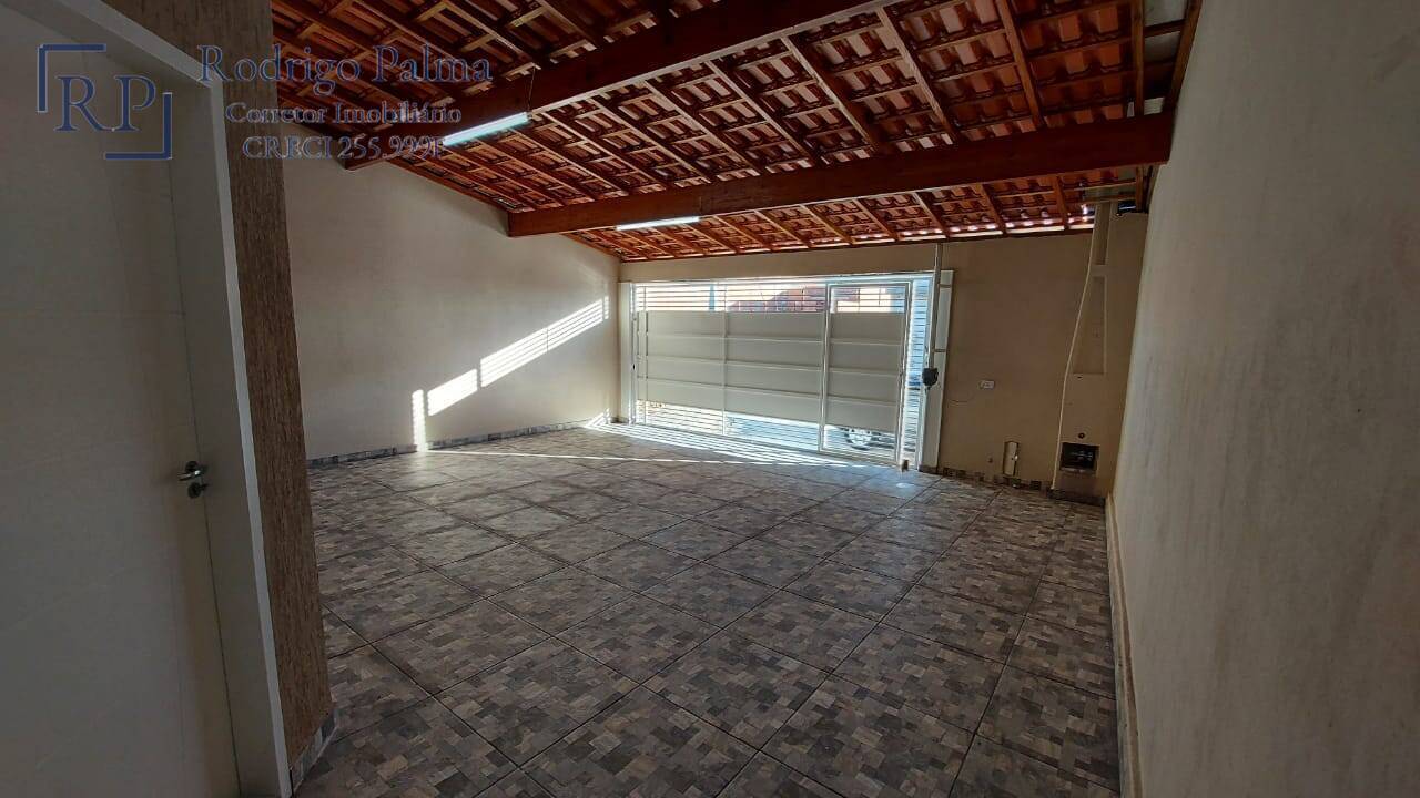 Casa à venda com 3 quartos, 175m² - Foto 1