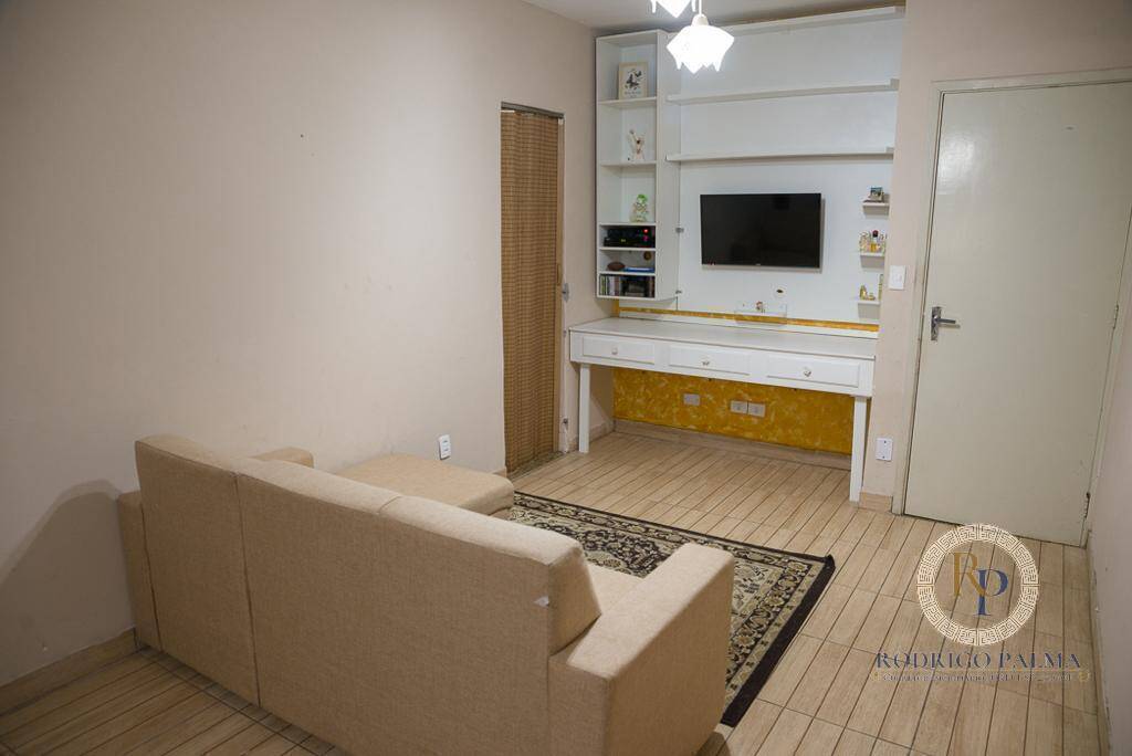 Casa à venda com 3 quartos, 230m² - Foto 2