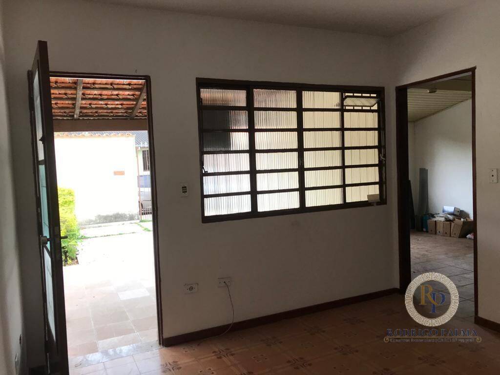 Casa à venda com 4 quartos, 80m² - Foto 1