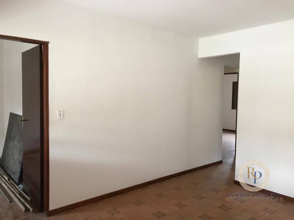 Casa à venda com 4 quartos, 80m² - Foto 2