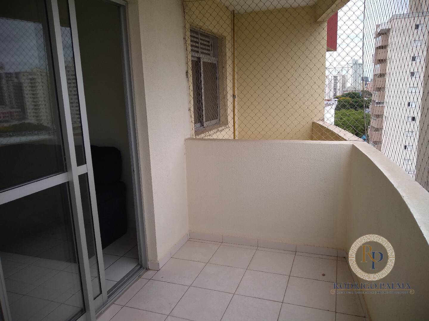 Apartamento à venda com 1 quarto, 45m² - Foto 2