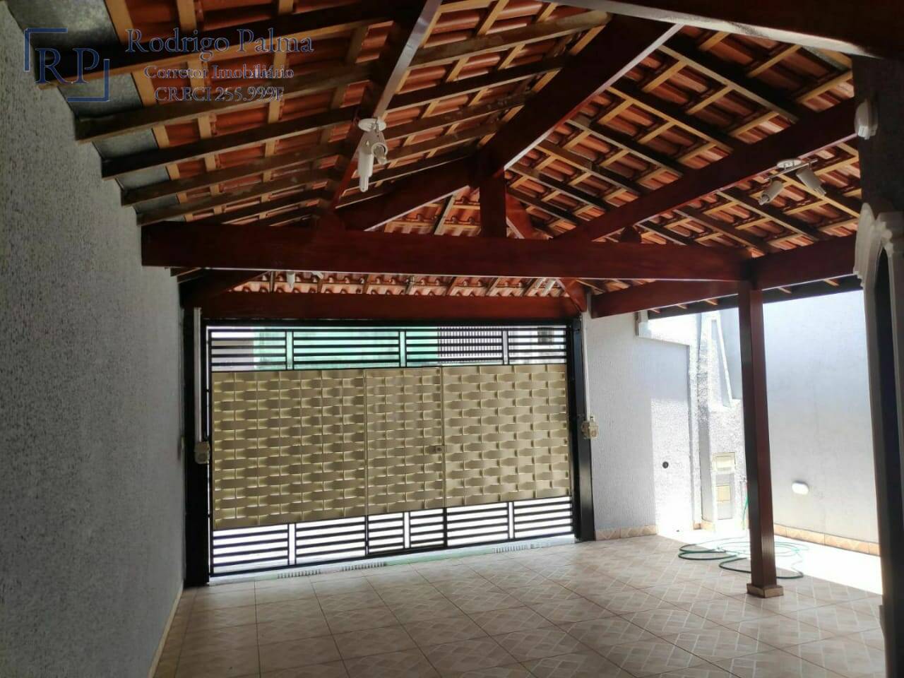 Casa à venda com 3 quartos, 130m² - Foto 2