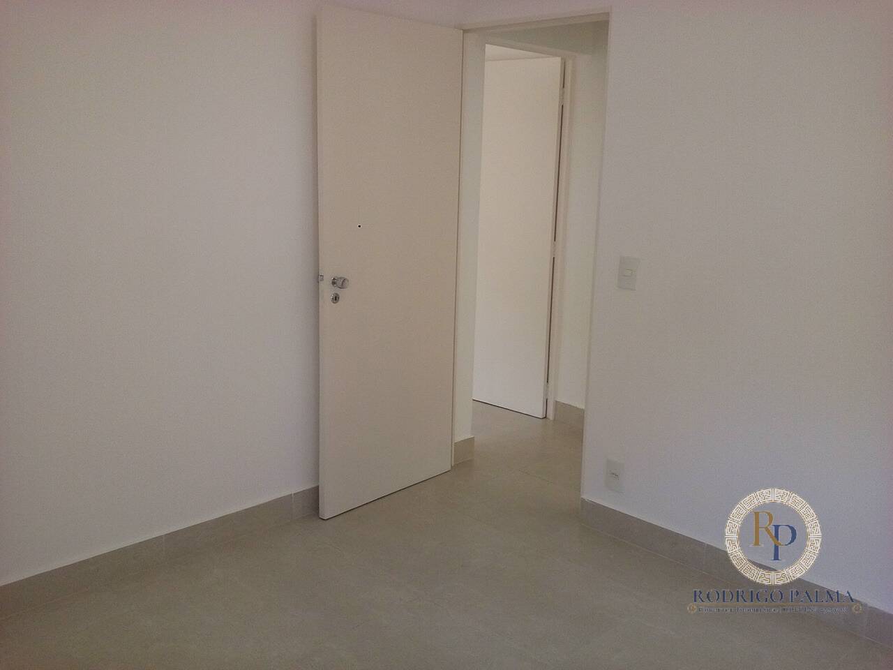 Apartamento à venda com 2 quartos, 61m² - Foto 3