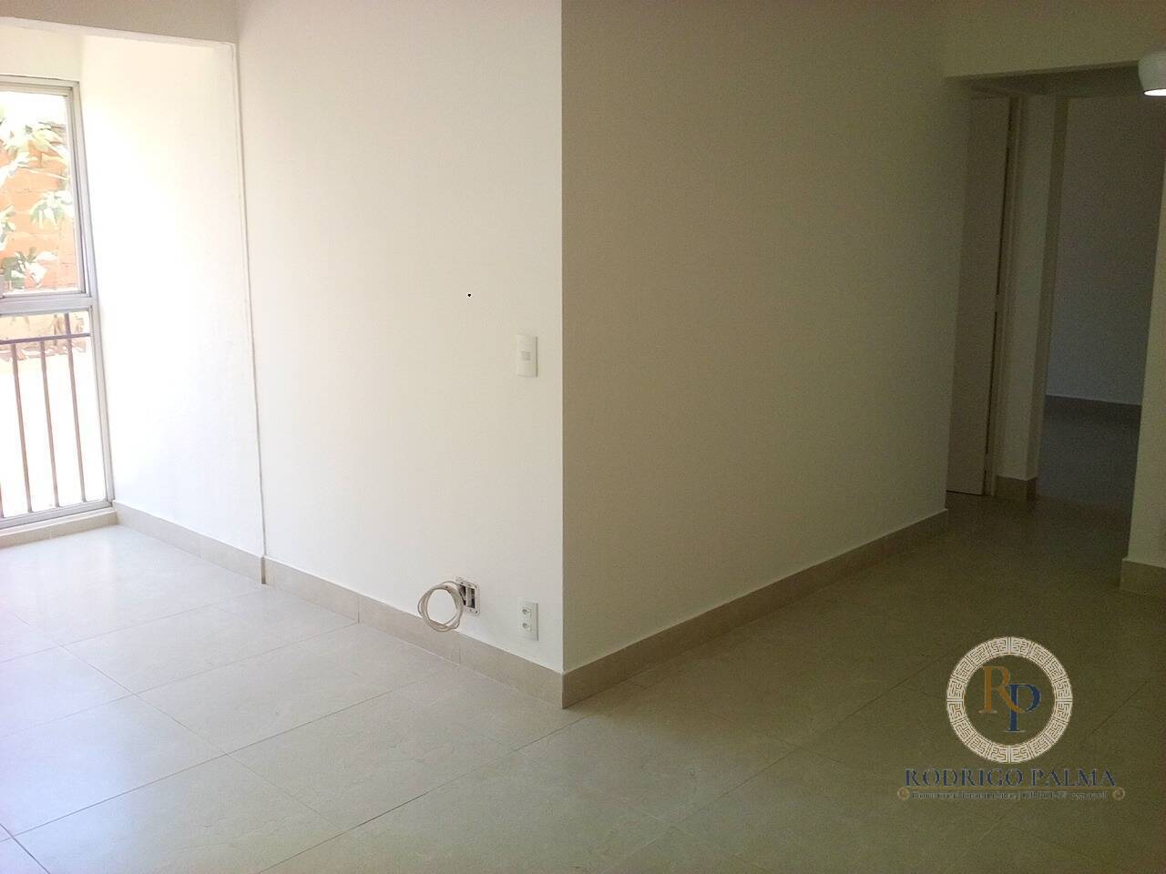 Apartamento à venda com 2 quartos, 61m² - Foto 1