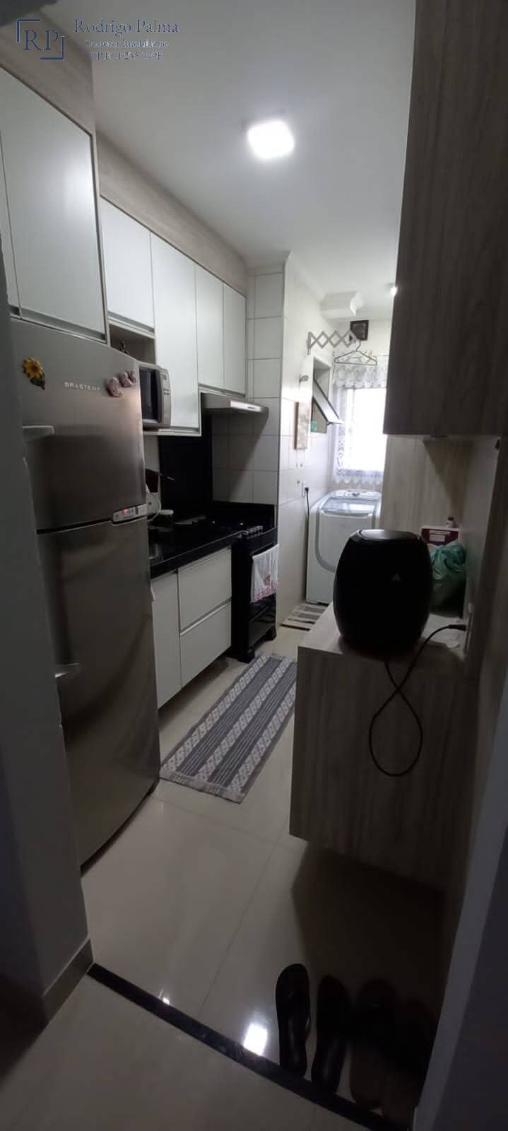 Apartamento à venda com 3 quartos, 65m² - Foto 2