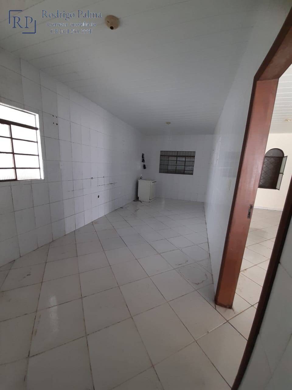 Casa à venda com 4 quartos, 105m² - Foto 2