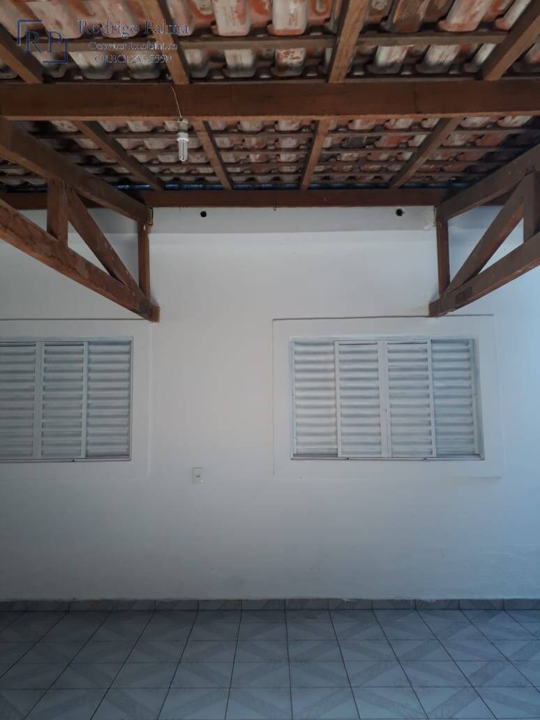 Casa à venda com 3 quartos, 75m² - Foto 2