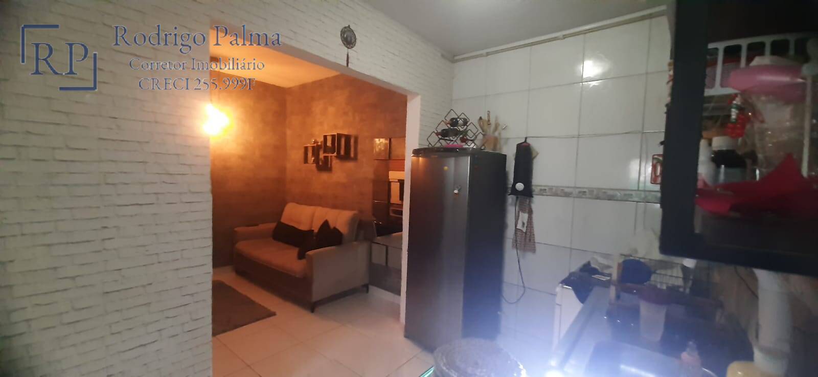 Casa à venda com 3 quartos, 75m² - Foto 1