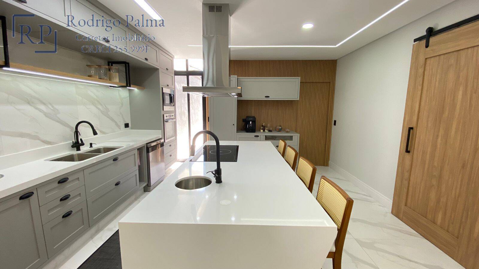 Casa à venda com 3 quartos, 210m² - Foto 17