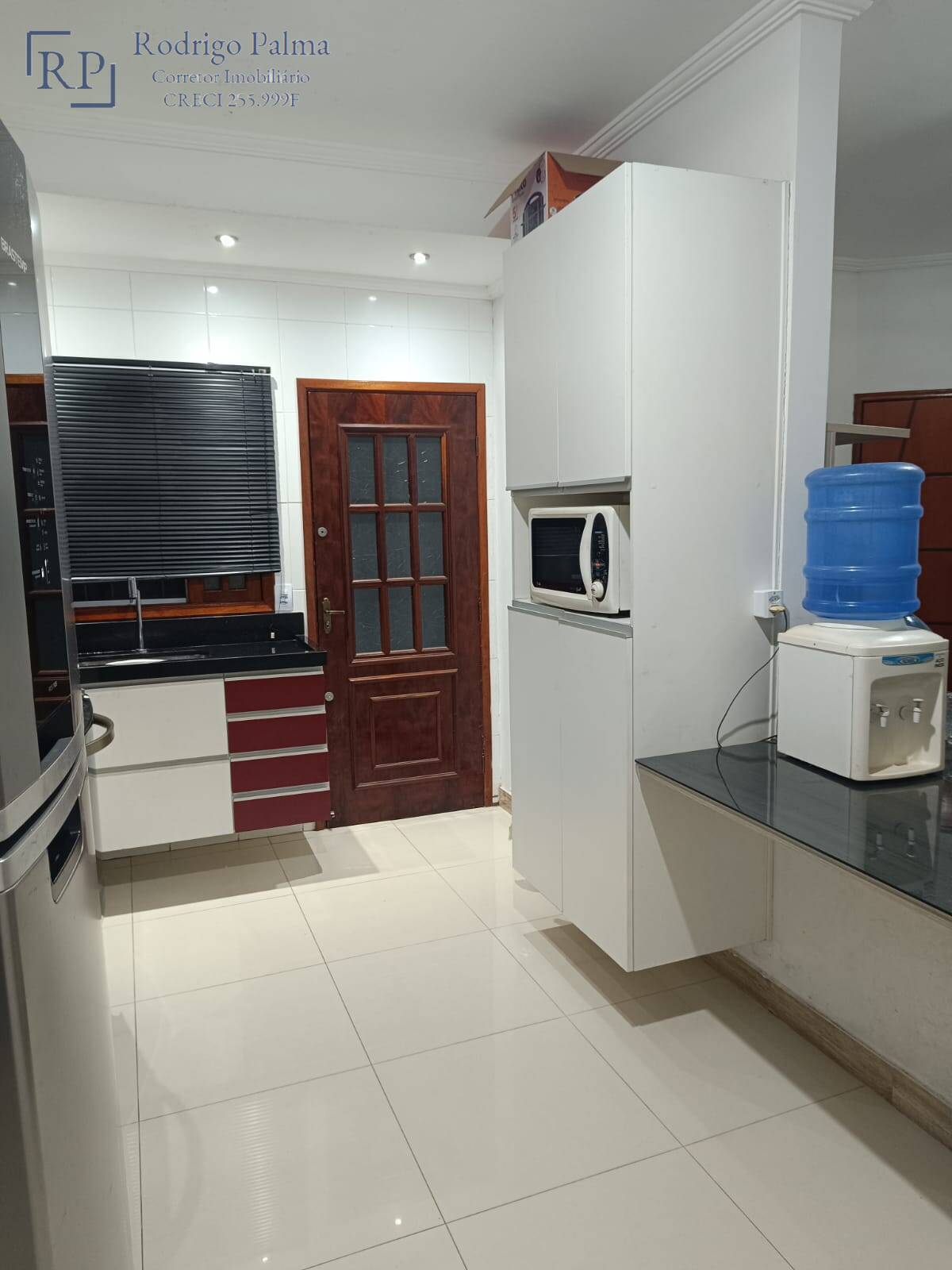 Casa à venda com 3 quartos, 114m² - Foto 1